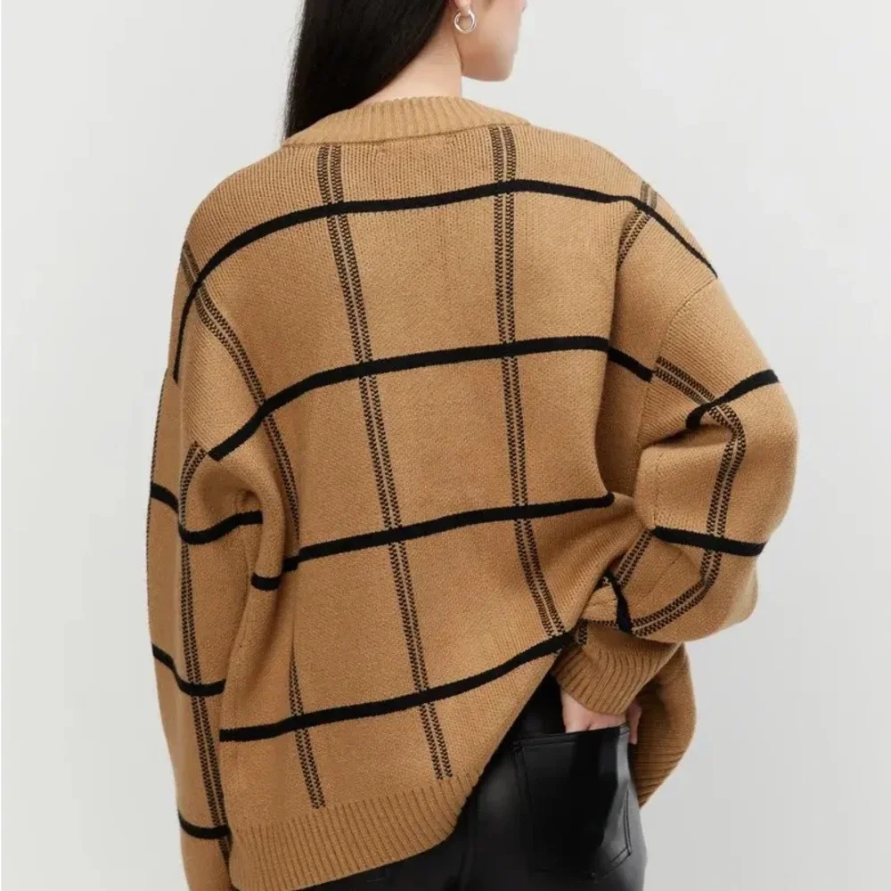 Oak + Fort Oversized Plaid Cardigan - Picture 9 of 11